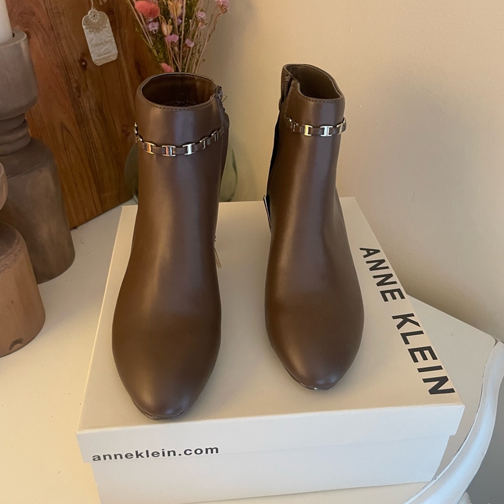 Dark brown heeled boots with metal detailing: Kairo Boot